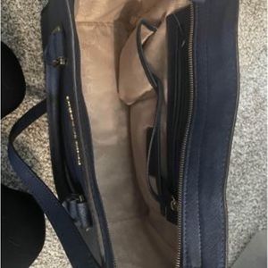 Navy Blue Kichael Kors 2 in 1 handbag.